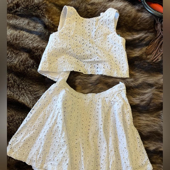 Girls POLO NWT two piece eyelet set - Picture 2 of 3